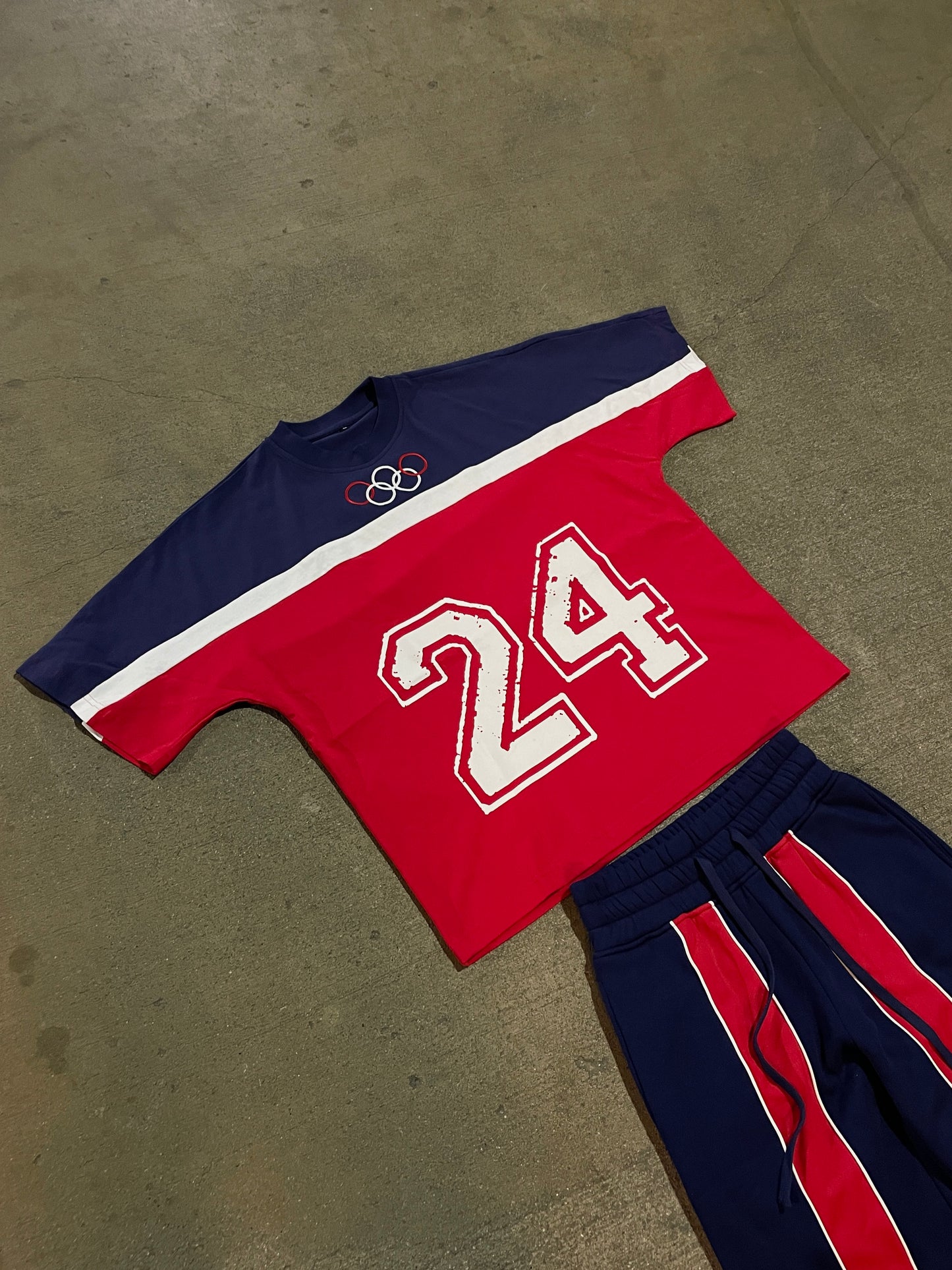 OLYMPIC THROWBACK ' T-SHIRT