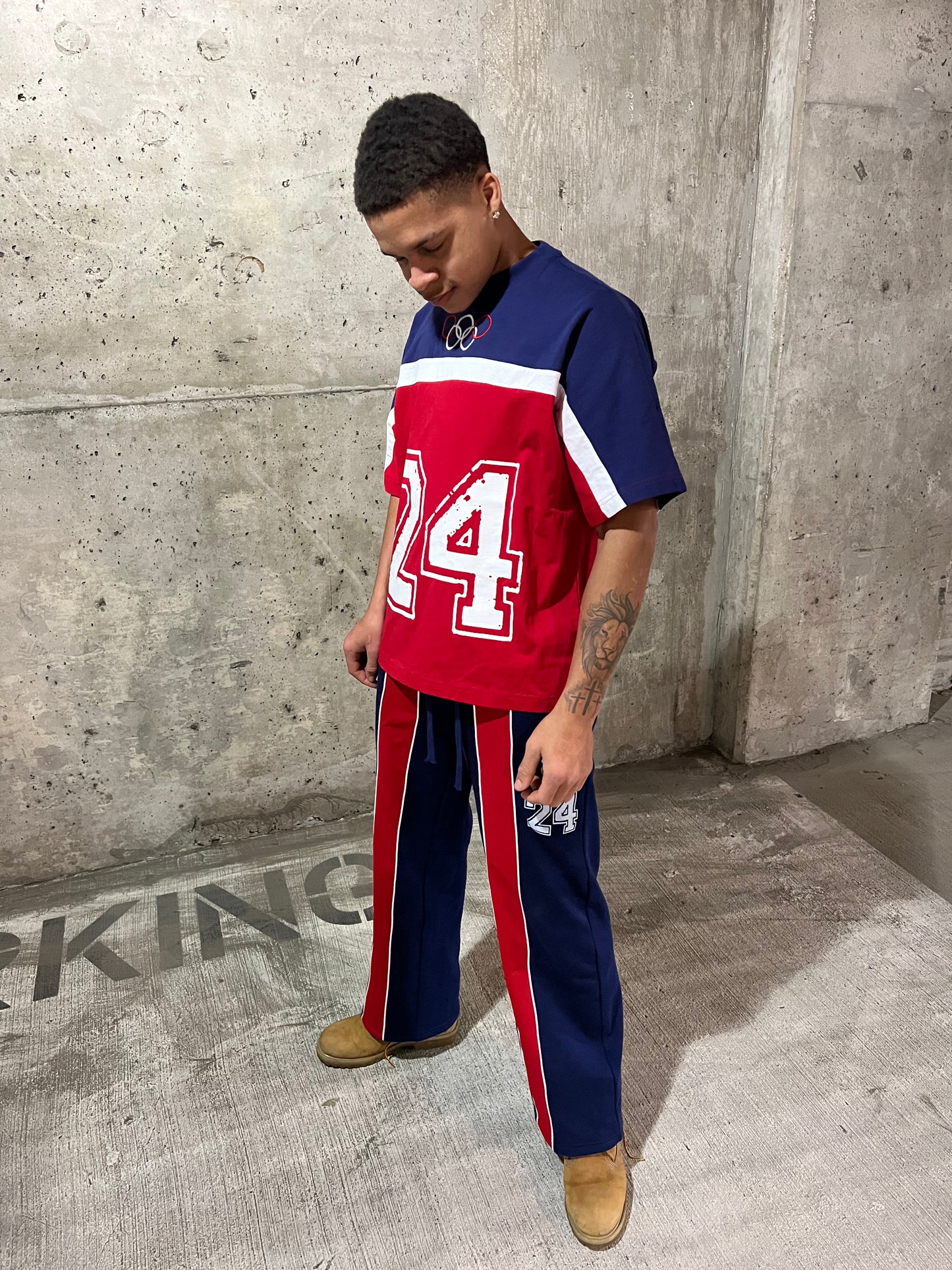 OLYMPIC THROWBACK ' T-SHIRT